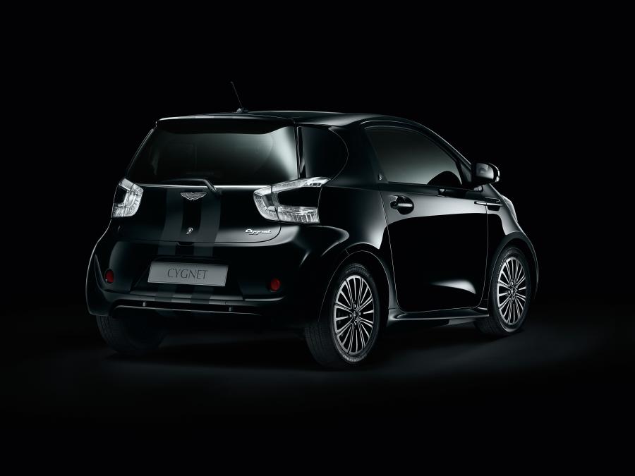  Aston Martin Cygnet Launch Edition Black 2011 года  (UK) (фото 3 из 8)
